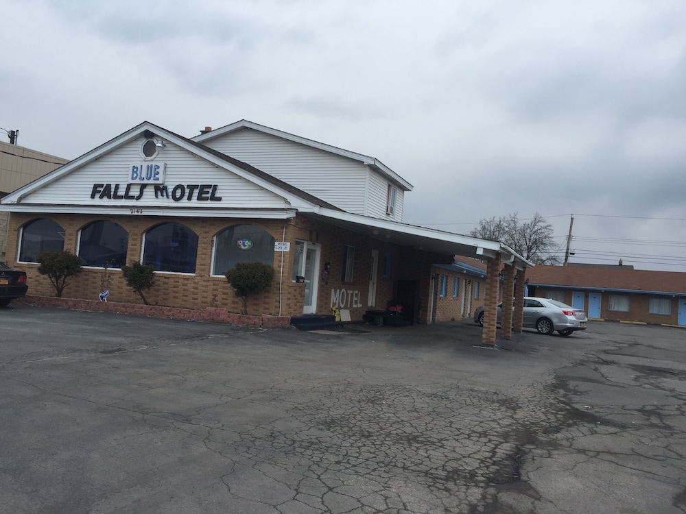 Blue Falls Motel - Buffalo