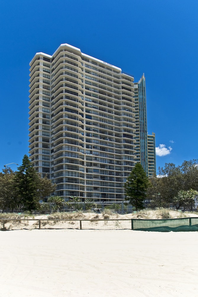 Chic And Cozy 1 Bedroom Apartment In Surfers Paradise Mins Away From Cavill Ave - Sea World, Main Beach