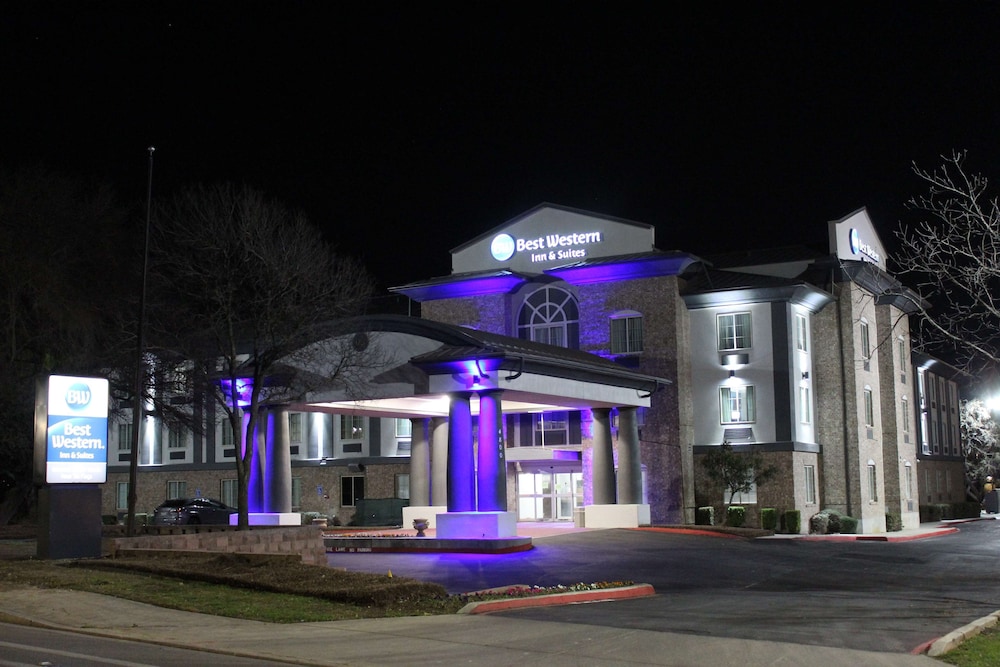 Best Western Medical Center North Inn & Suites Near Six Flags - Lackland AFB, TX