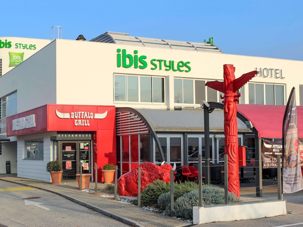 Ibis Styles Crolles Grenoble A41 - Prapoutel