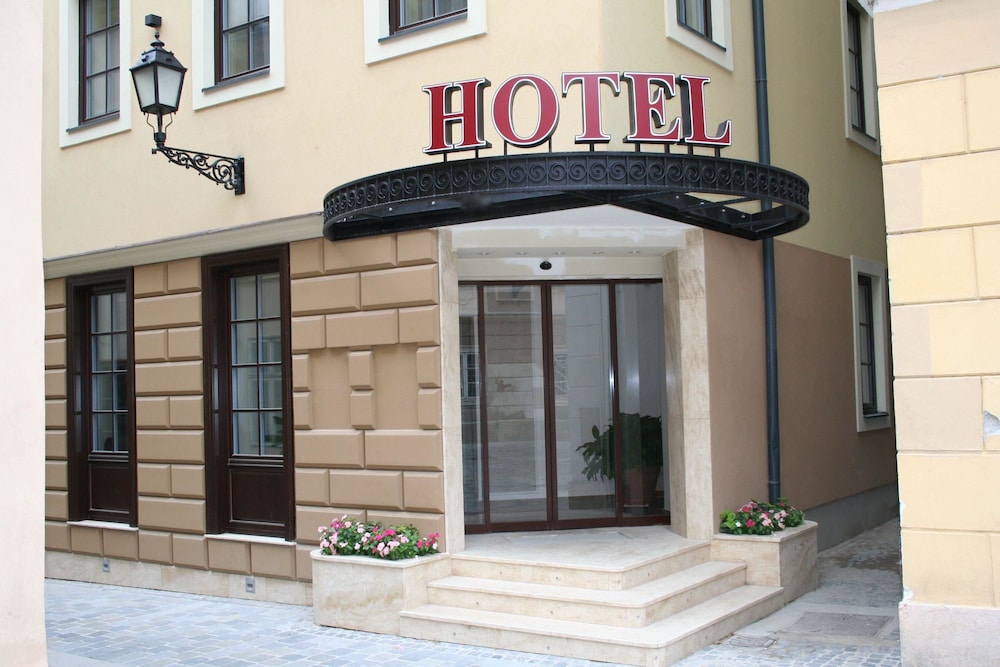Hotel Capitulum - Győr