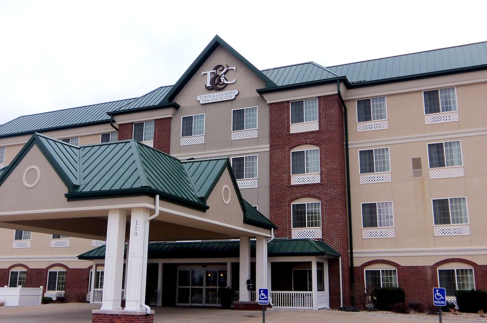 Town & Country Inn And Suites - Quincy, IL