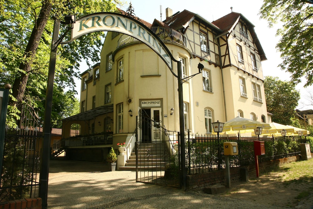 Hotel - Restaurant Kronprinz - Nauen
