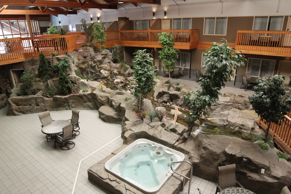 C'mon Inn Hotel & Suites - Grand Forks, ND