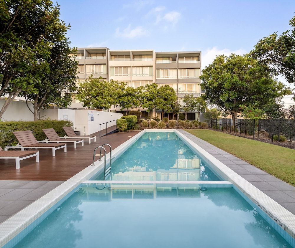 Entire 2 Bed Apartment In Peaceful Resort - Nelson Bay