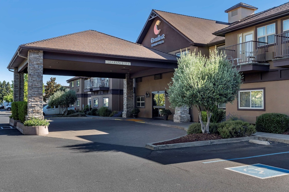 Comfort Inn & Suites Ukiah Mendocino County - Ukiah, CA
