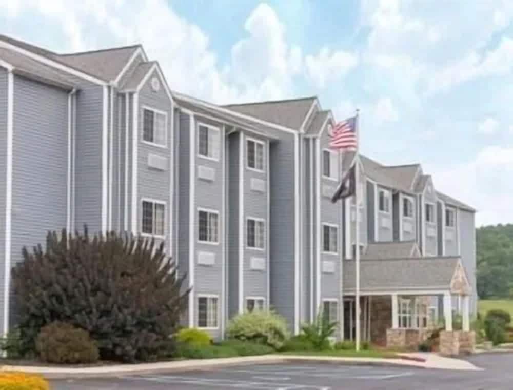 Microtel Inn & Suites By Wyndham Hazelton/bruceton Mills - Nemacolin, PA