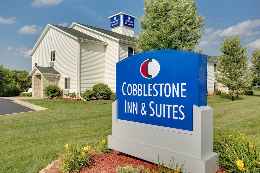 Cobblestone Inn & Suites - Clintonville - Marion, WI