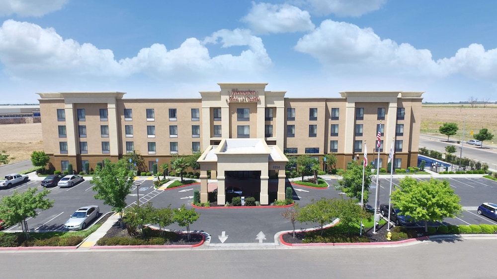 Hampton Inn & Suites Madera - Madera, CA