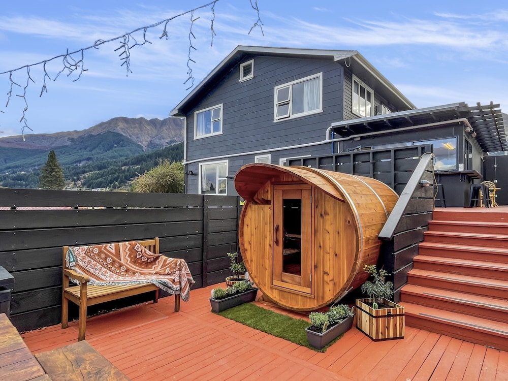 The Black Sheep Backpackers - Queenstown