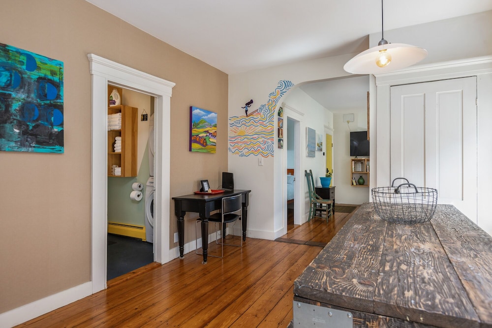 Chic 3 Br Retreat- Prime Old Port Spot With Parking- Park And Walk The Town - Portland, ME