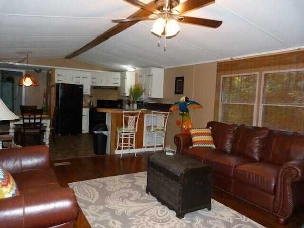 Almost Paradise- Lake Area Rental 1\/4 Mile To The Lake And Boat Ramp! - 켄터키