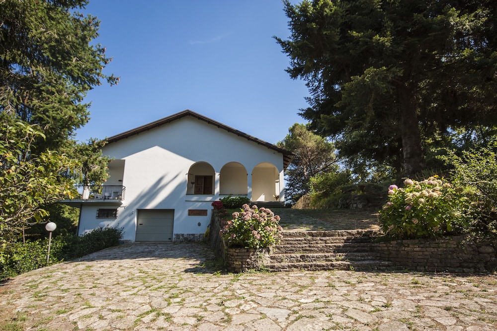 Villa In A Hilly And Quiet Area Behind The Cinque Terre, Large Green Area. - Manarola