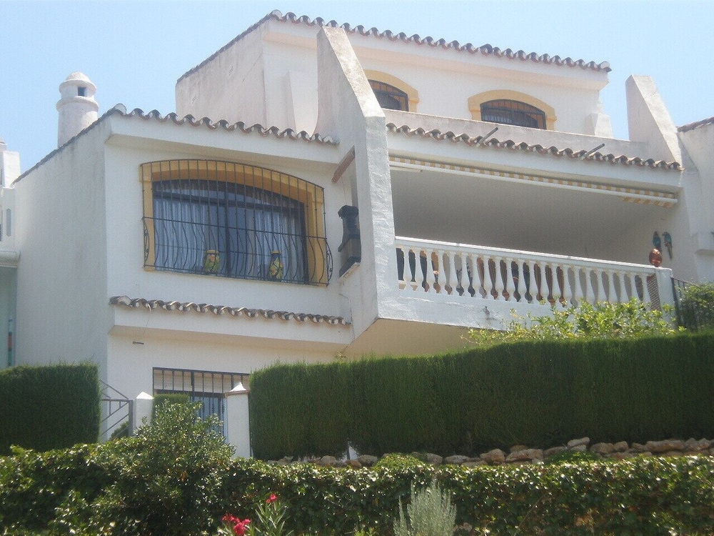Maison Avec Piscine Comunitaire, Jardin  Privé Et Vues à La Mer - Calahonda