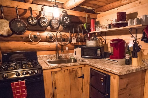 85 Dundee · Cozy Log Cabin\/private Hot Tub\/brook\/fireplace - Jackson, NH