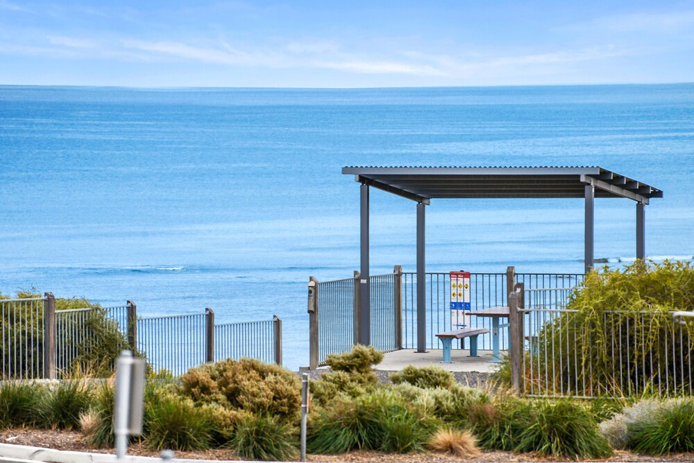 Bayside ~ Aldinga Beach - Large Family Beach House With Sea Views ~ C21 - Adelaide
