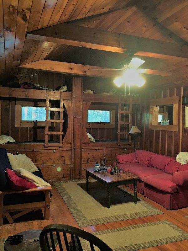 Serene Waterfront Log Cabin On 1 Wooded Acre With New Reduced Rates For 2023! - Pocono Mountains, PA