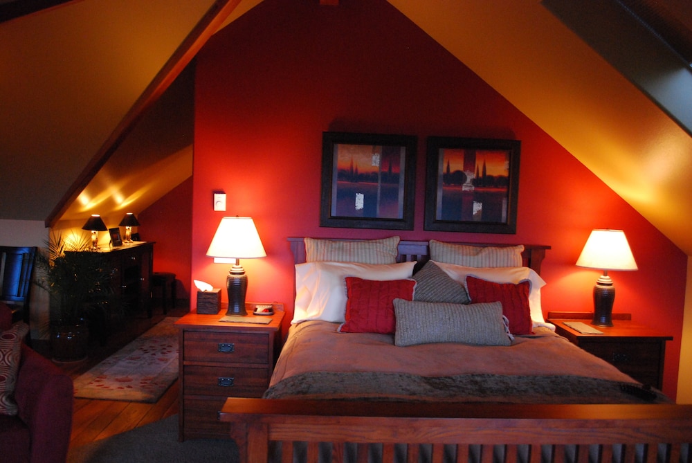 "The Loft" Romance, Luxury, Stunning Water And Mountain Views! - Sequim Bay State Park, Sequim