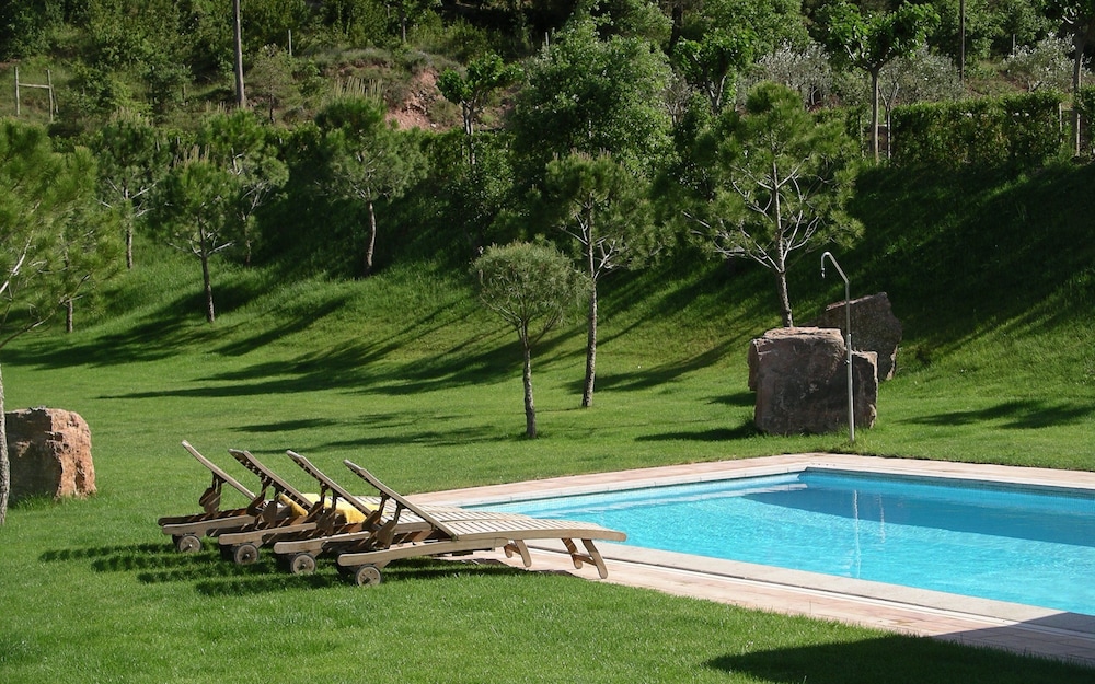 Beautiful Rural House, Private Pool, 7 Rooms All With Bathroom, 14-17 P - Cardona, Spain