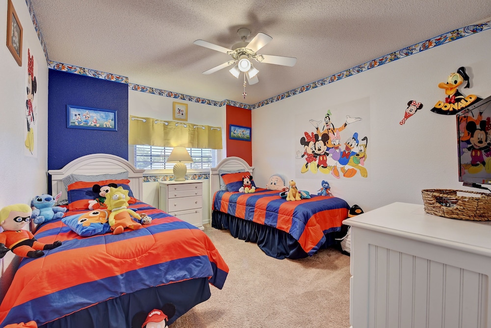 5 Night Mimimum Stay, South-facing Pool Deck - Kissimmee