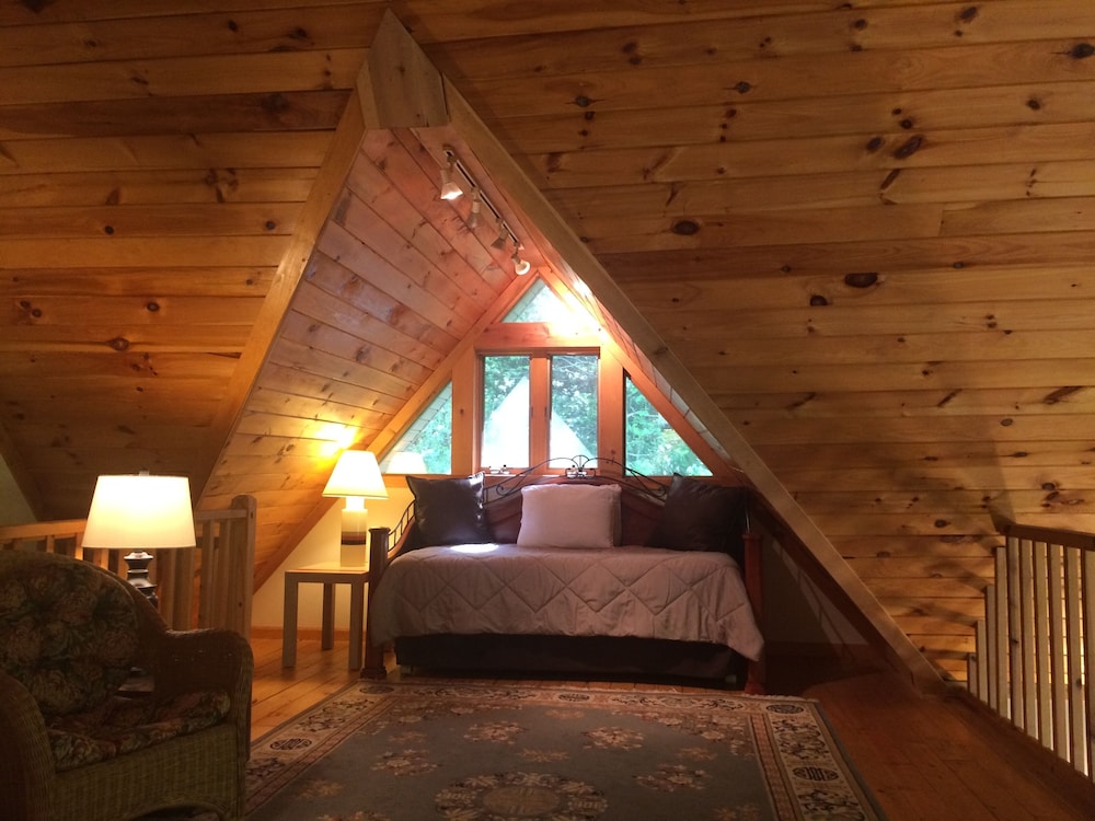 Mountain Laurel Chalet: Private 10 Acre Retreat In Helen - Georgia Wine Country! - Moccasin Creek State Park, Clarkesville