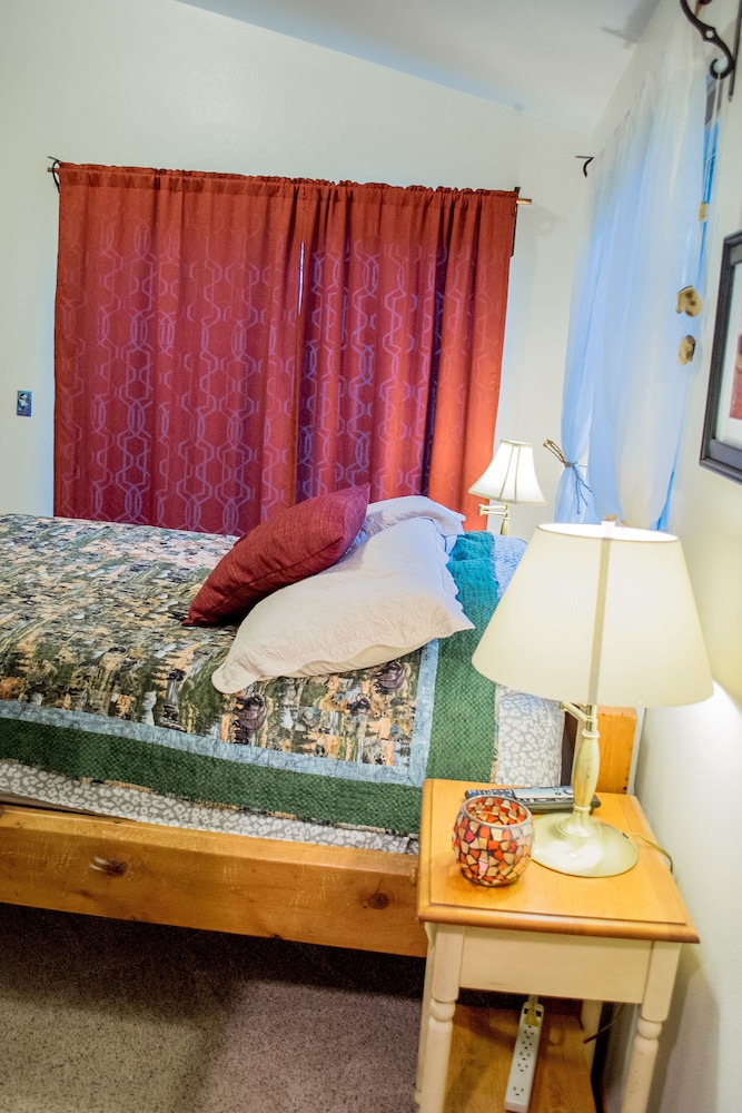 Charmant Huis Met Drie Slaapkamers Op Een Rustige Straat In De Stad - Homer, AK
