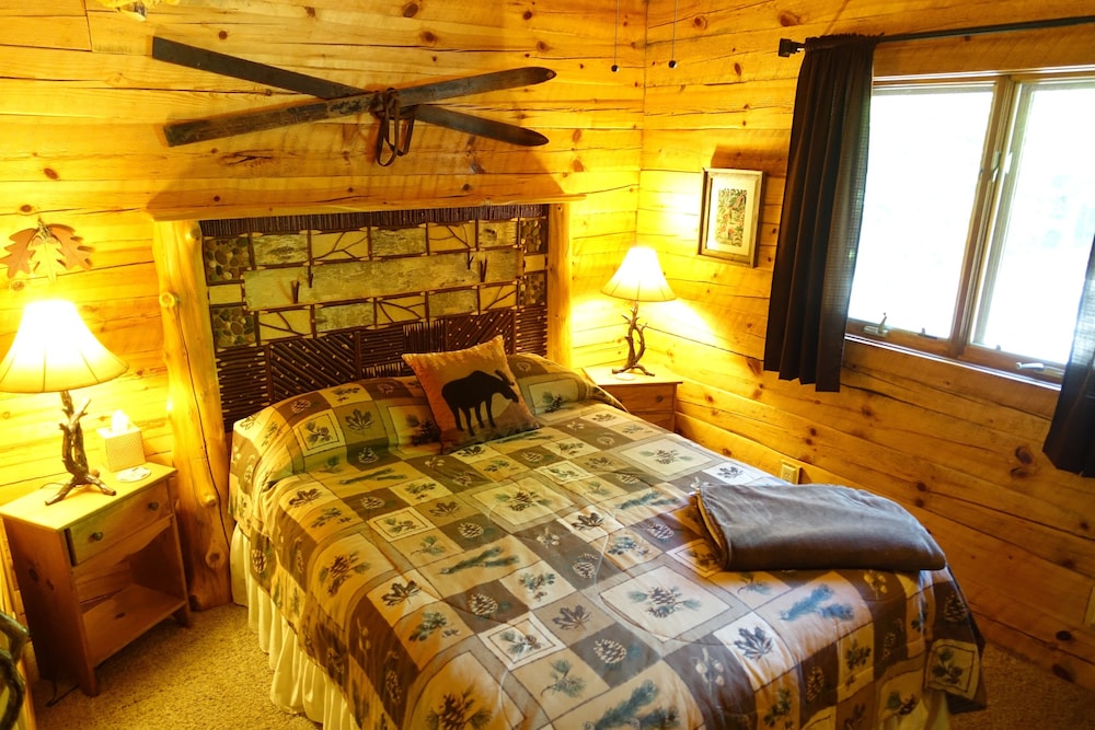 Stunning Door County Cabin In The Woods, Wi-fi, Firepit, Fireplace, Game Room - Door County, WI
