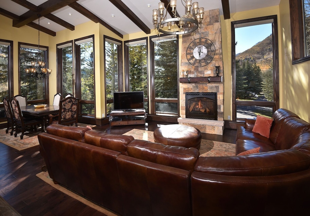 Impeccable Platinum Rated 5-bedroom Home Private Hot Tub, Amazing Views - Vail, CO