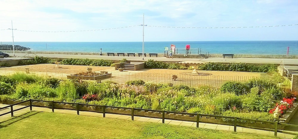 Apartment With Stunning Sea View - Dorset