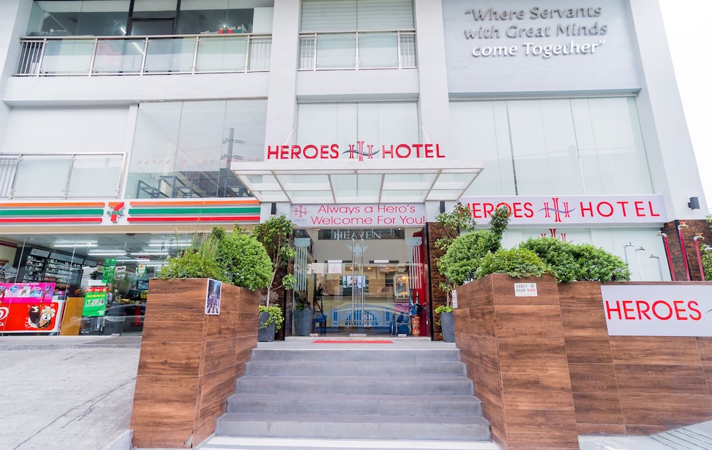Heroes Hotel - Pásay