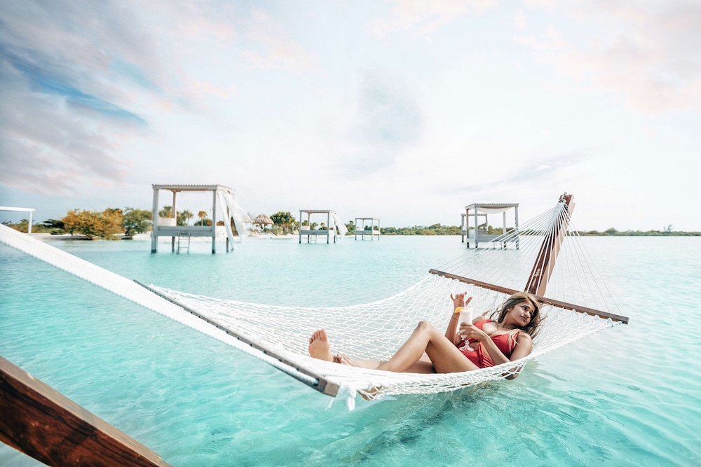 Mahogany Bay Resort and Beach Club, Curio Collection - Belize