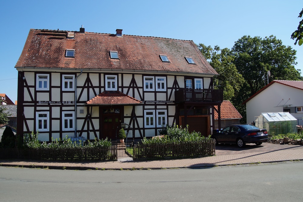 Top Floor Apartment With 3 Bedrooms In A Listed Half-timbered House In 1837 - Bad Wildungen