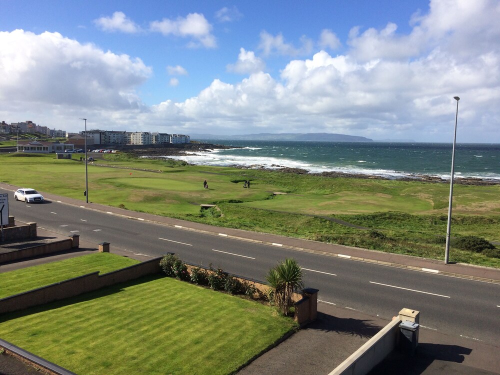 Amazing Sea Views.  Central Location. Overlooking Portstewart Old Course. - Ulster University