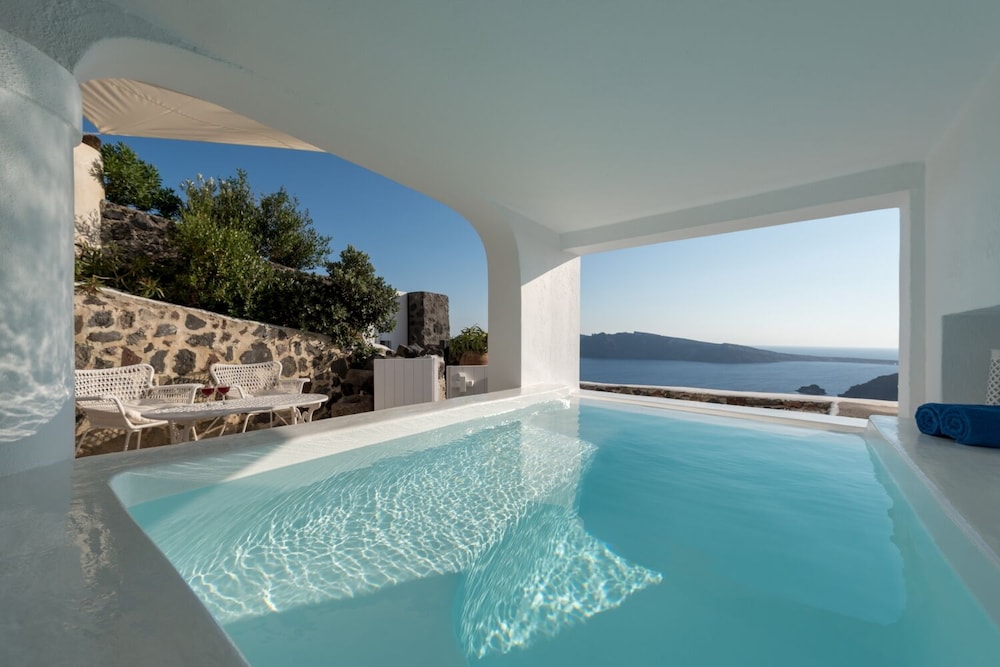 3 Bedroom Luxury Villa At Oia With Fantastic Sea Views And Jacuzzi Pool - Oia
