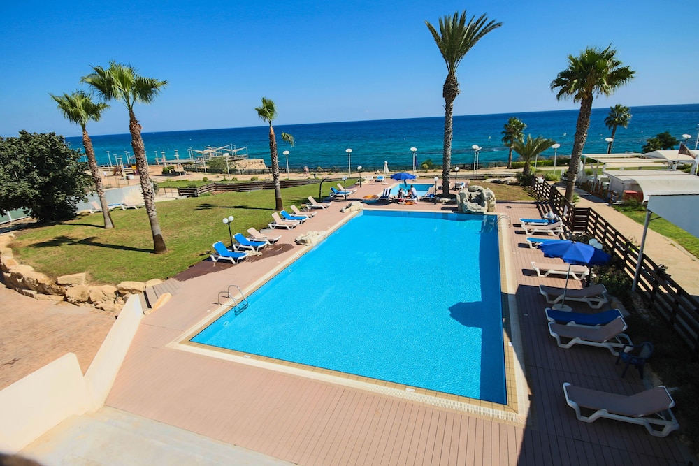 Luxury Apartment Just 80 Meters From Blue Flag Beach Of Fig Tree Bay - Protaras