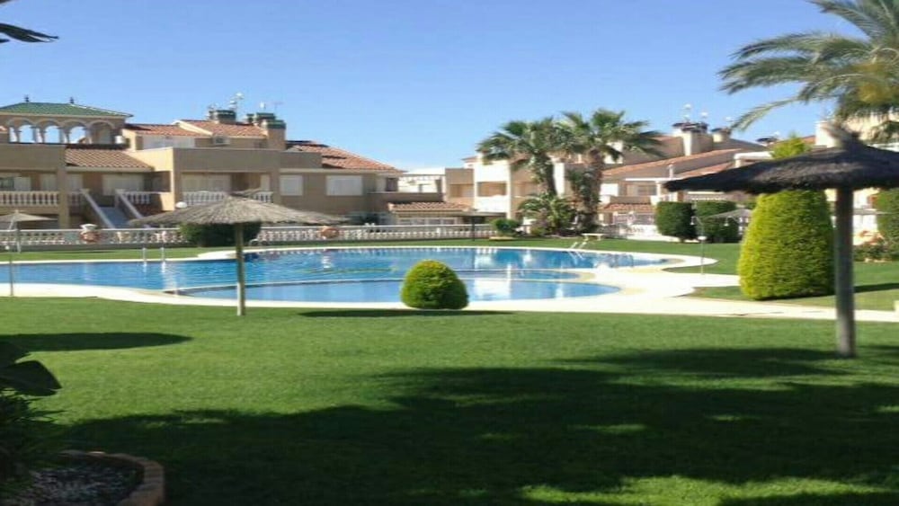 Inviting 2-Bed Apartment 5 minutes to the beach - Playa Flamenca