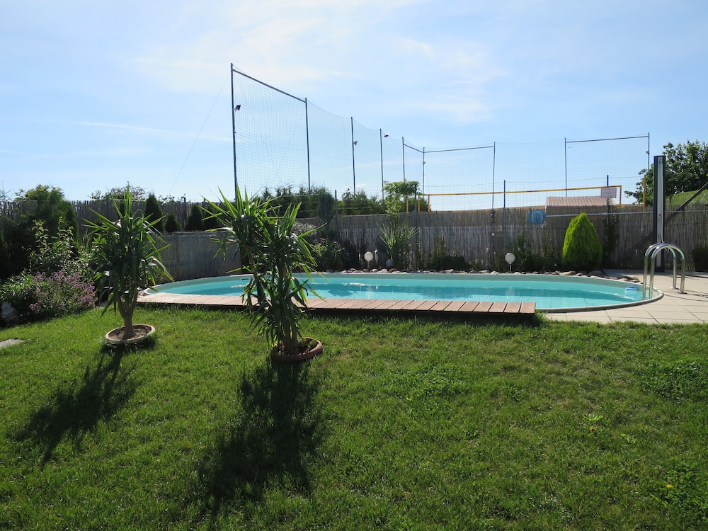 Vacation Apartment With Pool, Beach Volleyball Court, Barbecue Area - Brandenburg