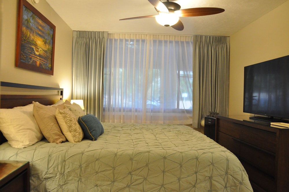Remodeled,ground Level, A/c Throughout,king Bed,everything Needed For Kids/beach - Kula, HI