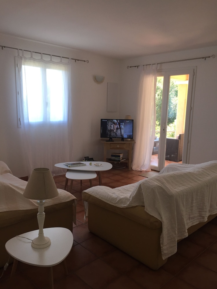 Mignataja Ventiseri: Charmante Residentie Van 3 Villa's Met Zwembad - Ghisonaccia