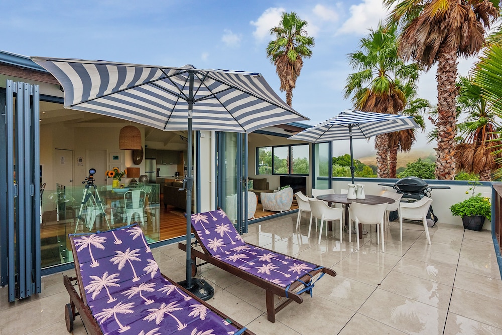 The Condo At Palm Beach - Sun-filled 3 Bedroom Holiday Villa - Palm Beach - Waiheke Island