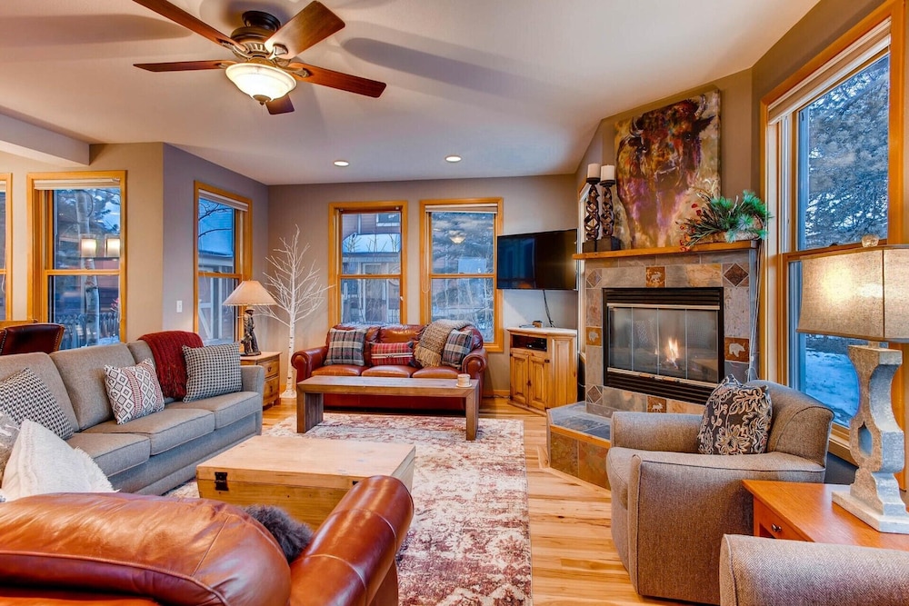 Apres On French Street: Private Hot Tub, Pet-friendly, Walk To Main St - Breckenridge, CO