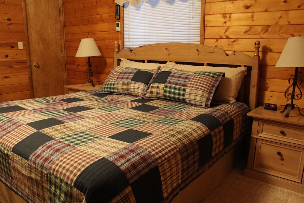 Fantastic Location.  Free Wifi. Excellent For Snowmobiling. - Harriman State Park, Island Park