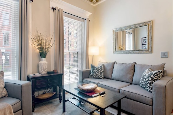Astonishing 1 Bedroom Parlor, Well Appointed, -South End Boston -Best Location - Boston, MA