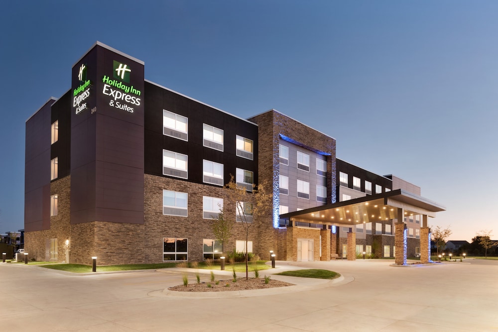 Holiday Inn Express & Suites - West Des Moines - Jordan Creek - West Des Moines, IA
