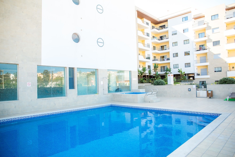 B05 - Lux & Pool Central Apartment - Lagos, Portugal