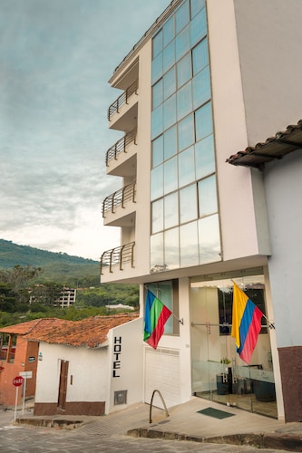 Hotel Puerto Bahia - San Gil