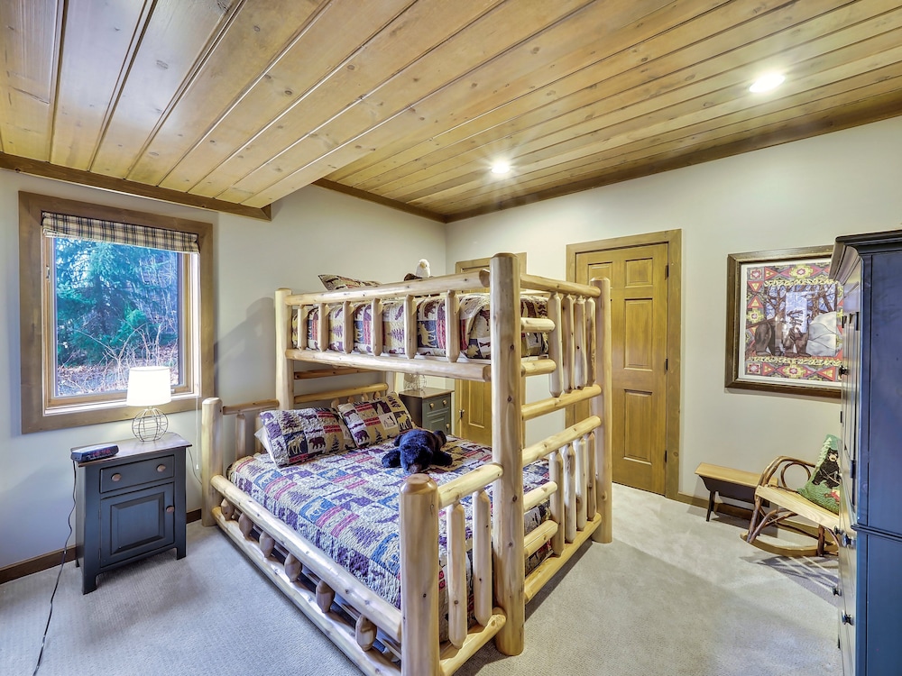 4br Mountain Cabin - Skiers Paradise, Slope Side, Sleeps 14 - Michigan