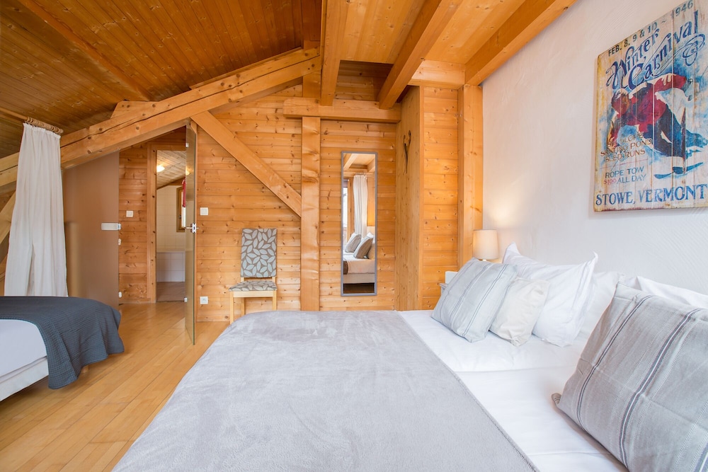 Beautiful Chalet With Hot Tub, Central Morzine, Fantastic Ski-in Location. - Verchaix