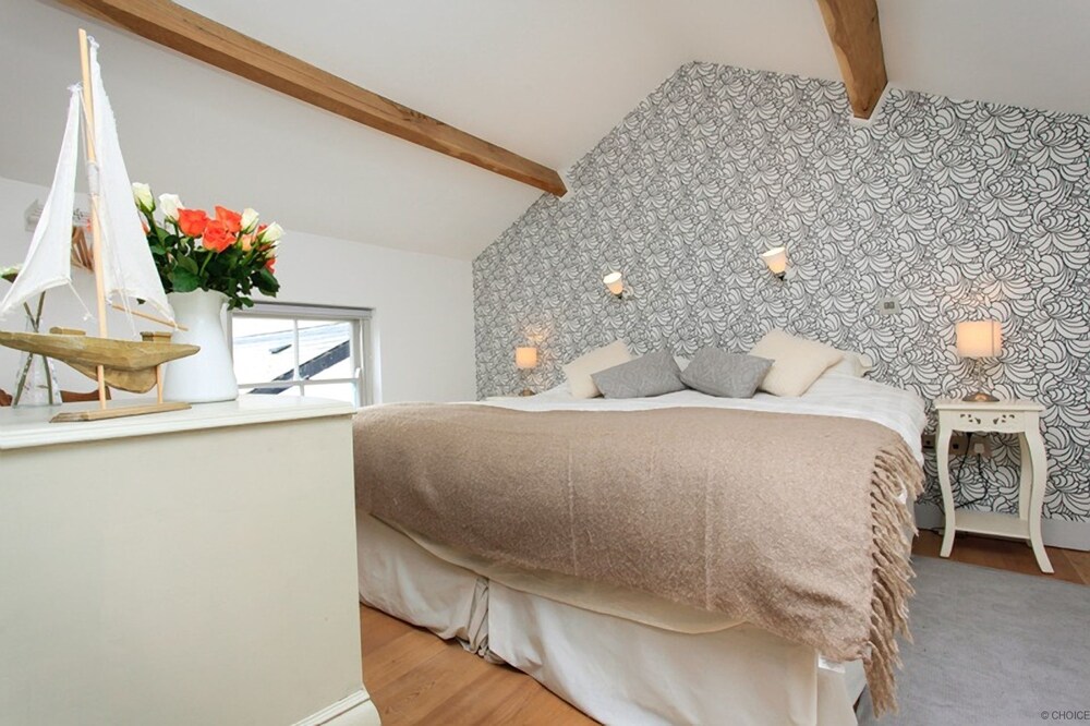 Croyde Wisteria Cottage 4 Bedrooms - North Devon District