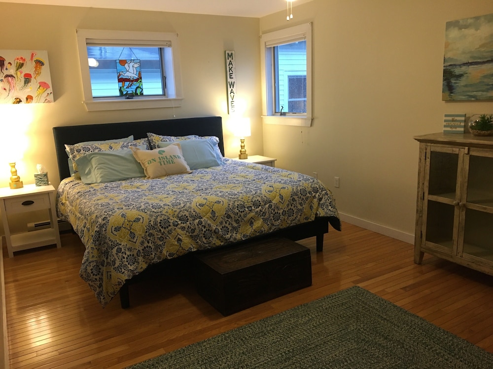 Spacious In-town Southwest Harbor Apartment. Minutes From Acadia. - Bar Harbor, ME